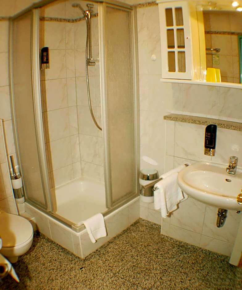 Landgasthof zur krummen Linde