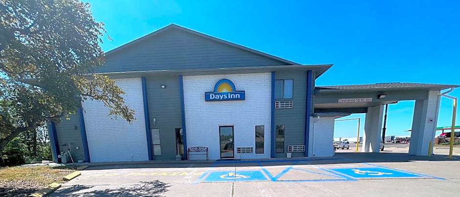 Days Inn by Wyndham Salina I-70