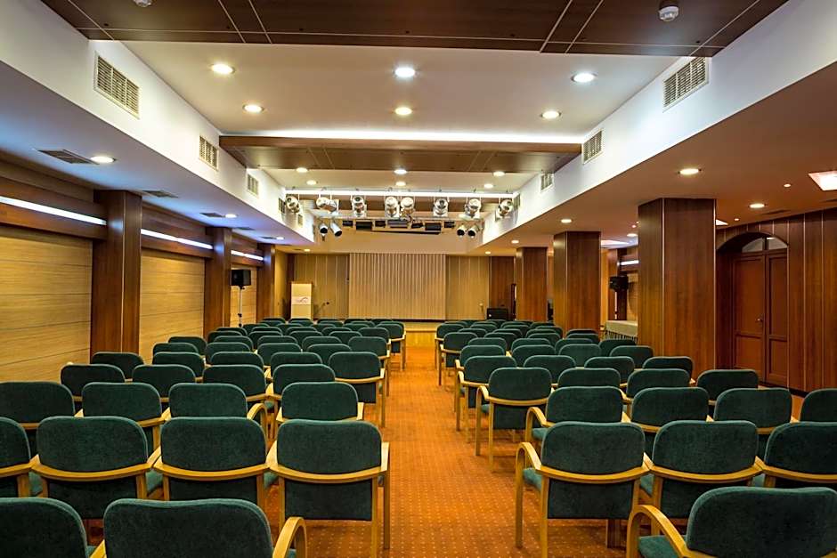 Helena Park - Ultra All Inclusive