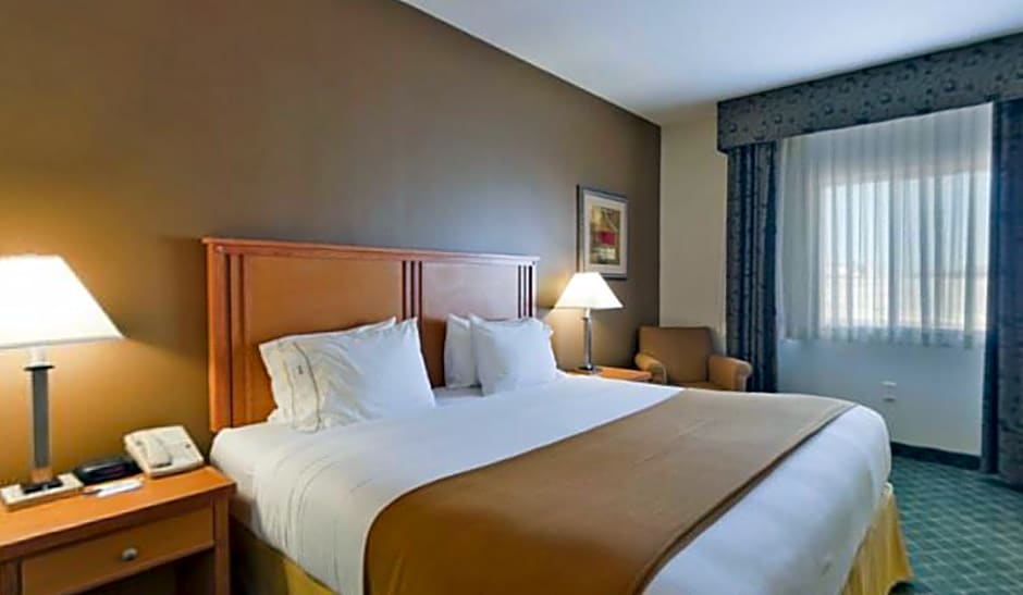 Holiday Inn Express Hotel & Suites Lincoln South, an IHG Hotel