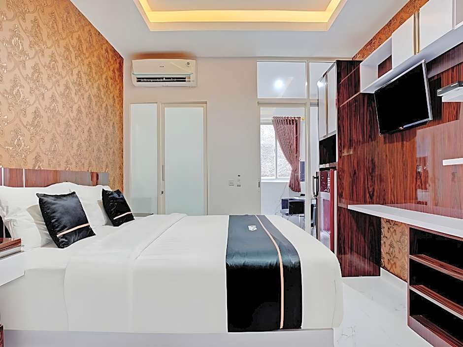 Collection O 90253 DHelomi