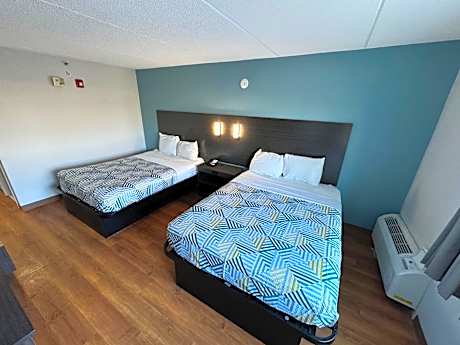 Queen Room with Two Queen Beds - Disability Access - Non-Smoking