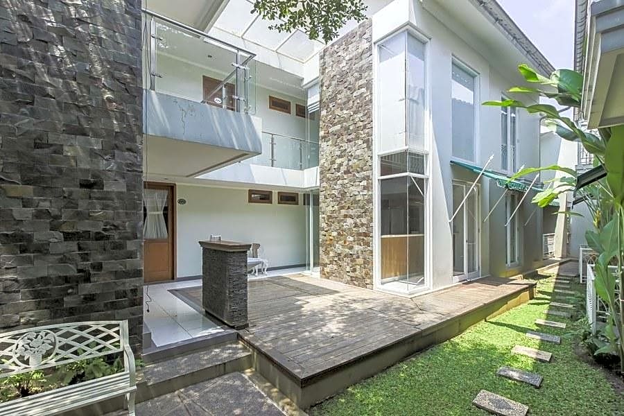 RedDoorz Syariah Plus @ Jatibening