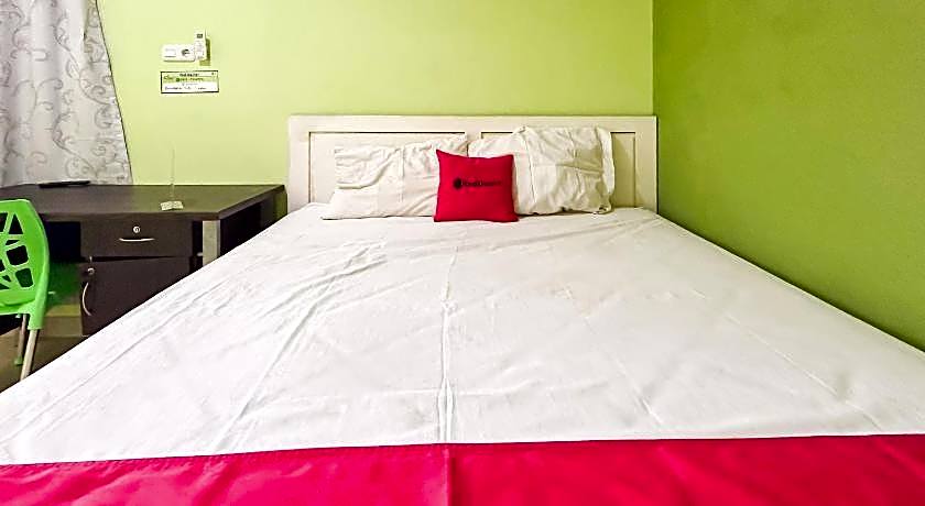 RedDoorz Syariah Near SMA N 6 Palembang