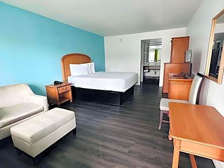 1 King Bed Non Smoking