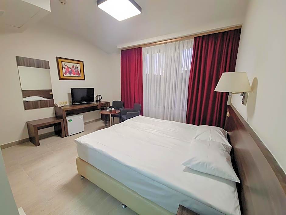 Yerevan Deluxe Hotel