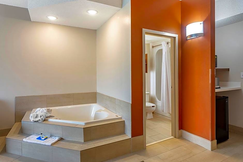 Holiday Inn Express Branson - Green Mountain Drive By IHG