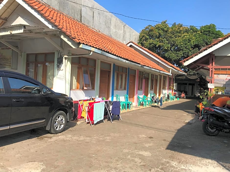 RedDoorz near Pantai Barat Pangandaran 2