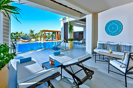 Luxury Suite, Queen Bed, Sea View, Swim Up