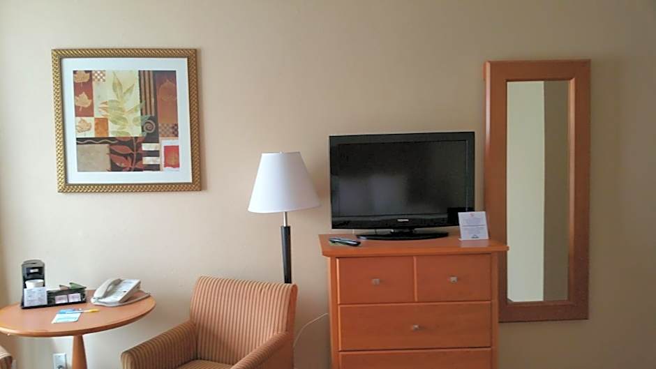 Days Inn by Wyndham Edmonton Downtown