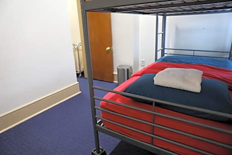 Bunk Bed in Mixed Dormitory Room