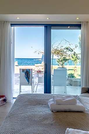 Studio with Sea View and Pool View - Ground Floor