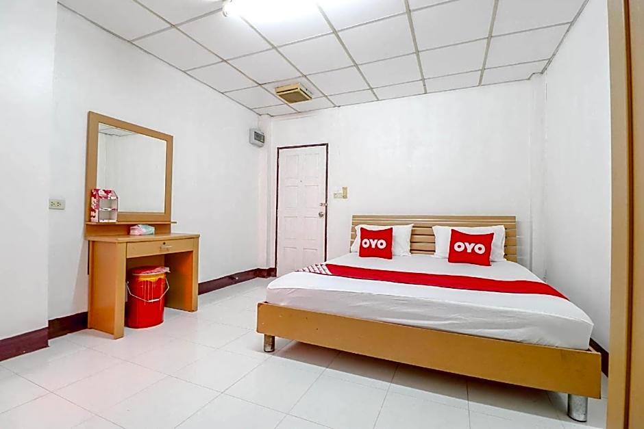 OYO 525 MRT Phetkasem 48-1 Place