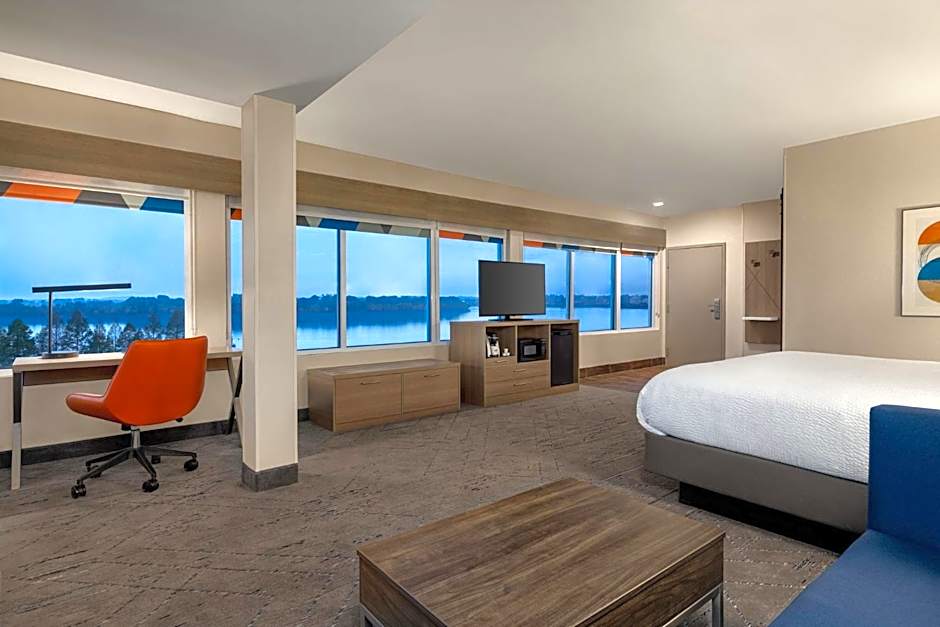 Holiday Inn Express & Suites - Evansville Downtown By IHG