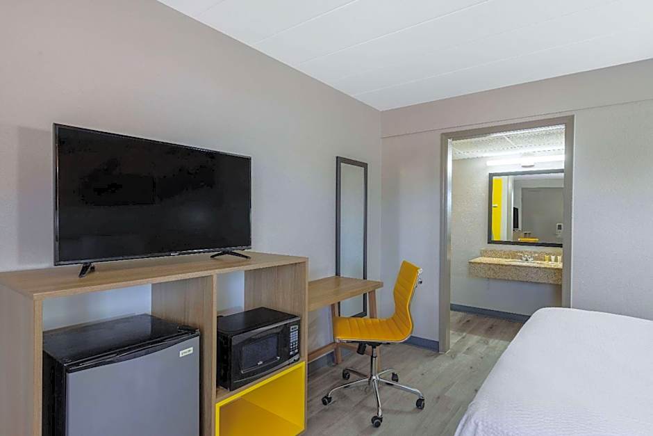 Days Inn by Wyndham Lincolnton