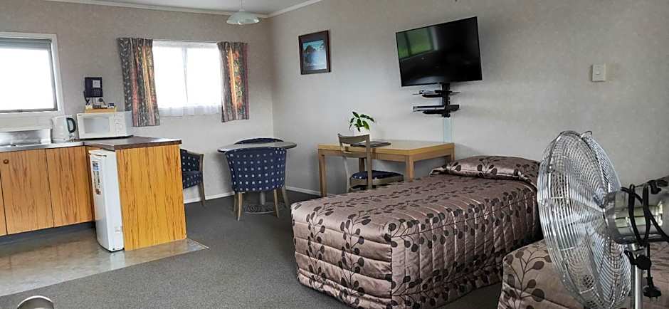 Cypress Court Motel