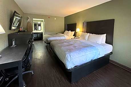 1 Queen Bed, Nonsmoking, Accessible