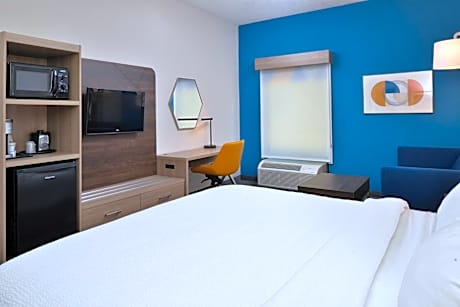 Standard King Room with Sofa Bed - Non-Smoking
