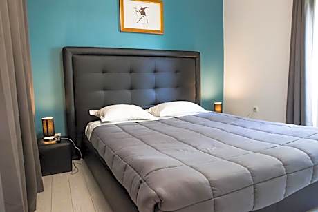 Apartment with Garden View