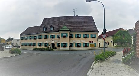 Pension Gasthof zur Post & Asia