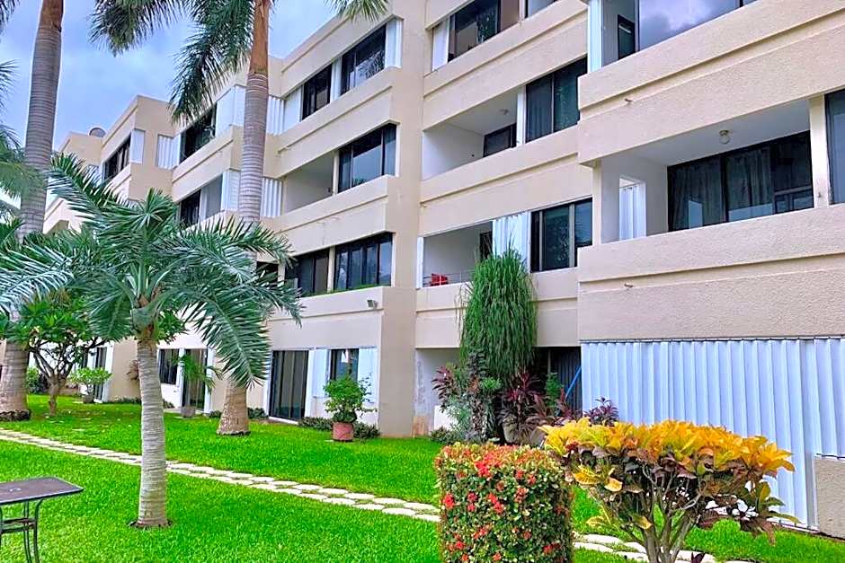 Oceanfront Condo BM By Andiani