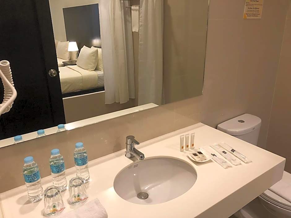 Piña Suites