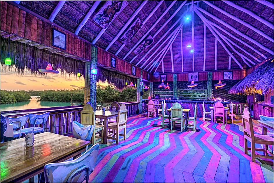 La Embajada Universal The Eighth Color of Bacalar