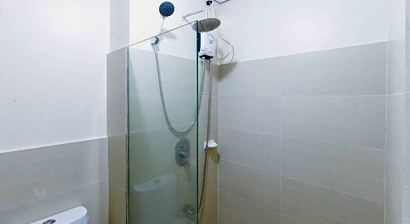 RedDoorz Plus @ Cuarto Verde Staycation