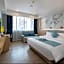 Hexin Hotel (Guangzhou Railway Station Sanyuanli Subway Station)