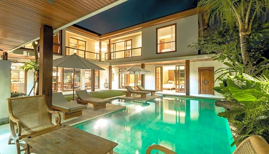 Elegant 5 Bedrooms private luxury villa in Canggu