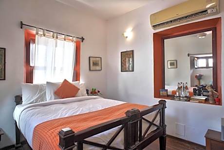 A/c Heritage Attic Room