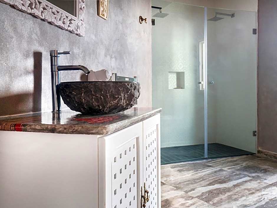 Chapel 5 Boutique Suites B&B
