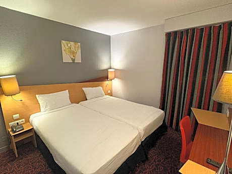 Twin Room with Spa Access