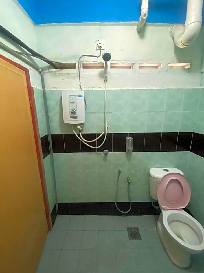 OYO 90910 Homestay D Lalang Inn