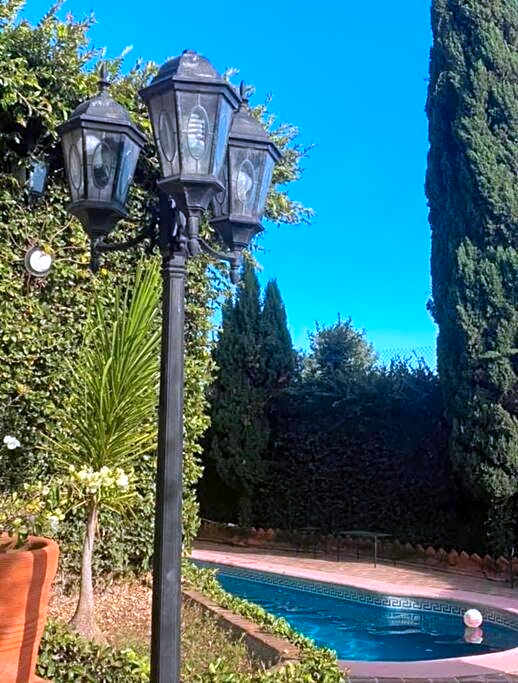 Residencia estilo Californiana Jardín de los Soles