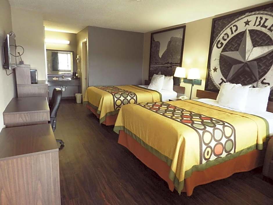 Super 8 by Wyndham Universal City