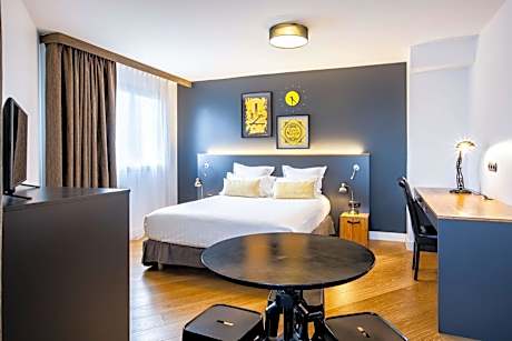 Best Western Plus Suitcase Paris La Defense