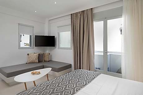 Suite with Sea View, Private Jacuzzi & Steam Room