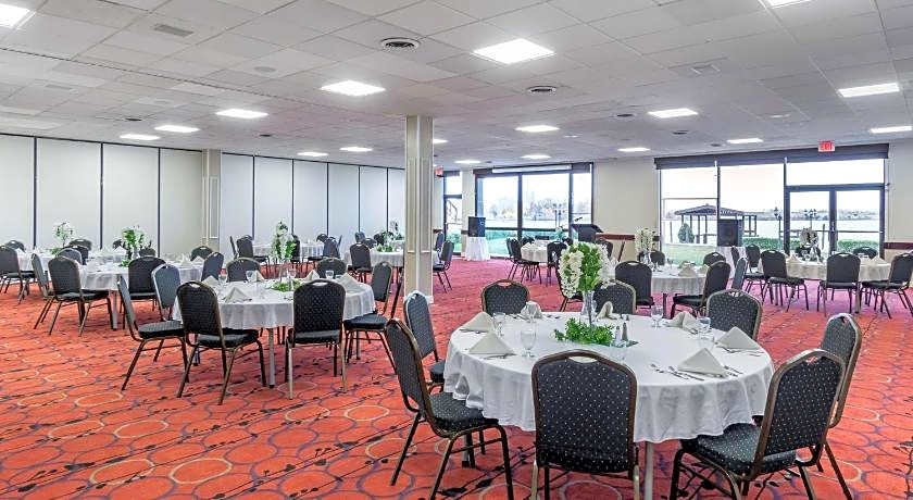 Best Western Plus Lake Front Hotel