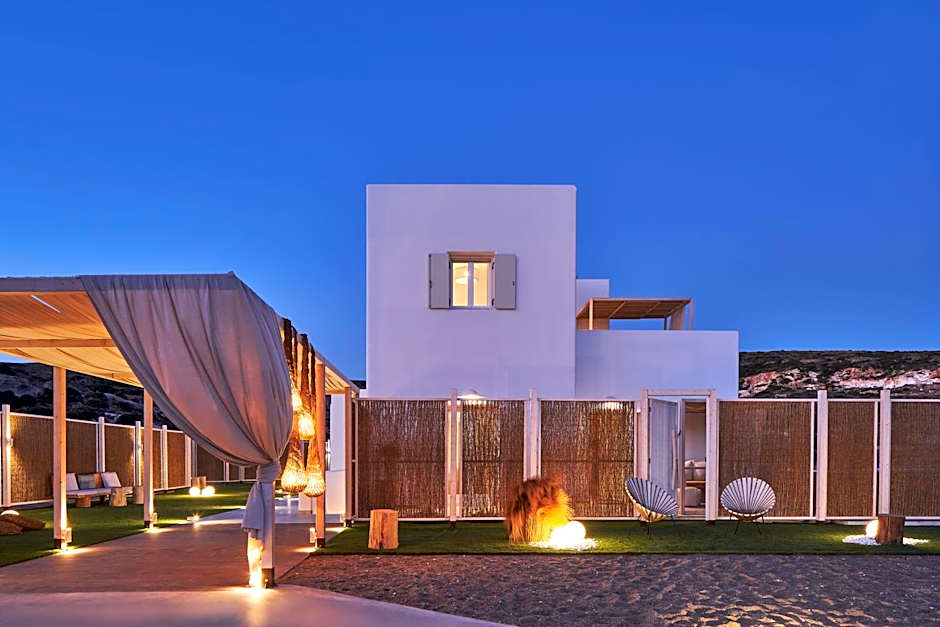 Volcano Luxury Suites Milos - Adults Only