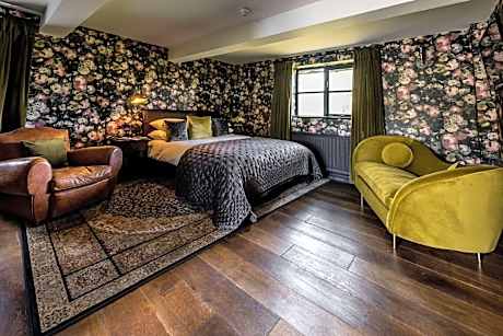 King Room with Spa Bath