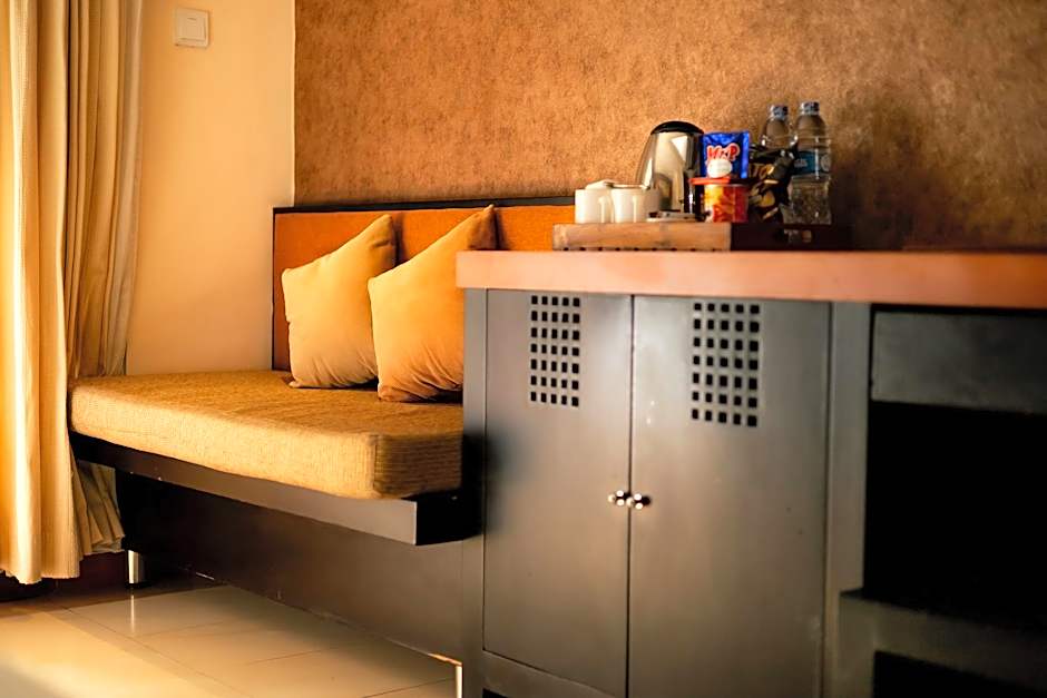 Fourteen Roses Beach Hotel