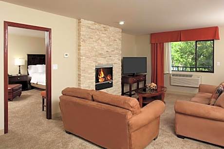 King Suite with River View