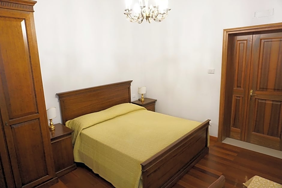 B&B Nina – Venice, GA