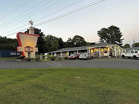 Bea's Parkway Inn