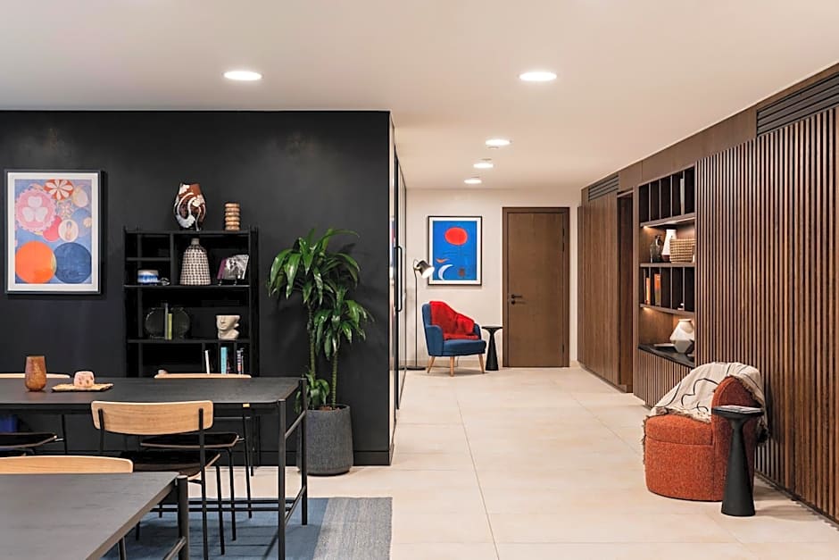 Cove Landmark Pinnacle