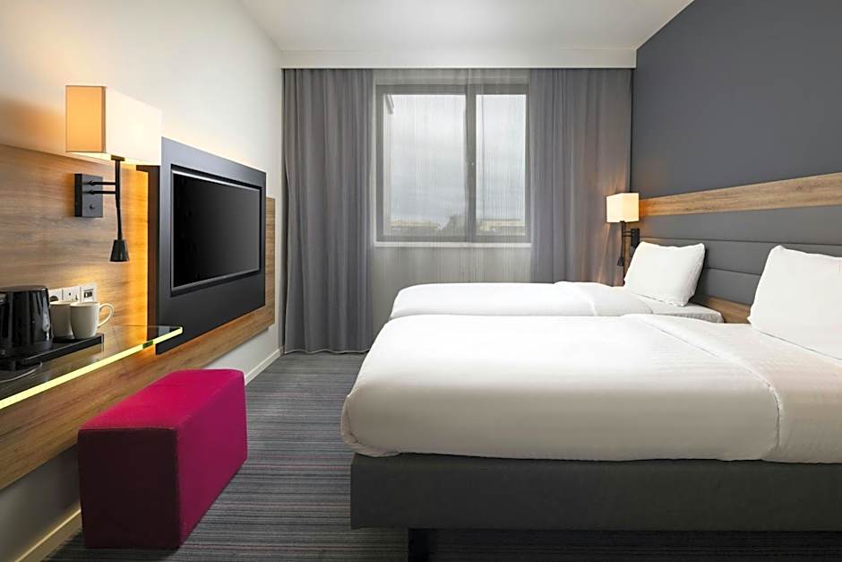 Moxy by Marriott London Heathrow Airport