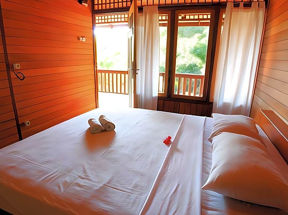 Hotel Besar Bulan Baru