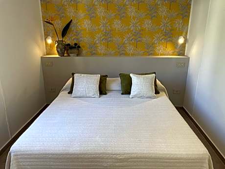 Two-Bedroom Apartment with Terrace and Sea View (4 Adults)