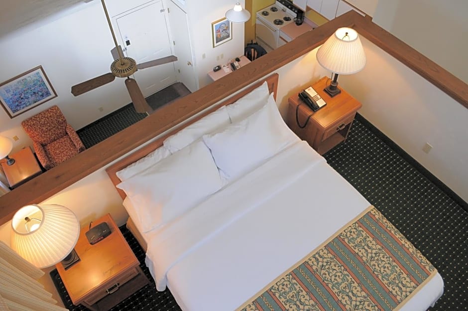 Hawthorn Suites Green Bay